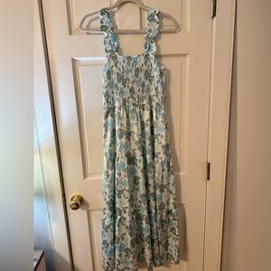 Super cute midi summer dress!
